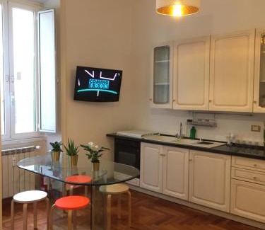 Rione XVIII Castro Pretorio House | Varese Guest House