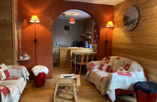 Vars Apartment | Vars les claux 1850 - Resort center - opposite slopes, gondolas and ESF