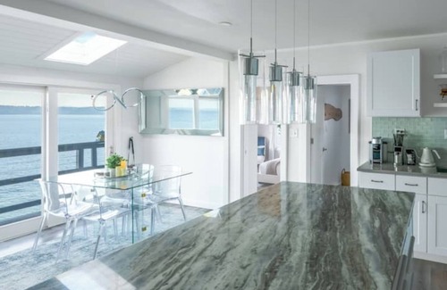 Vashon Island House | Vashon Island Retreat: Modern Style+Private Beach