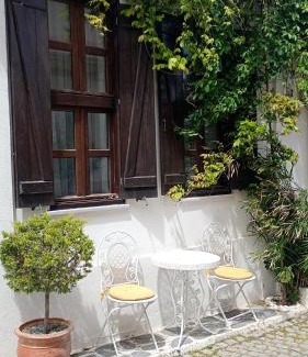 Bozcaada Hotel | Vasiliki Konak Otel