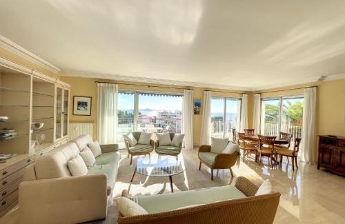 La Croix des Gardes Apartment | Vaste 4p Bord de mer, terrasse, piscine 263L DILLI
