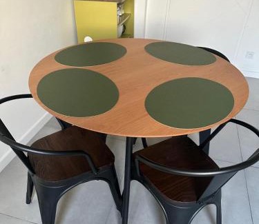 Illkirch-Graffenstaden Apartment | Vaste appartement avec parking gratuit, borne dispo et espace de travail