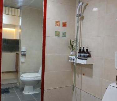 Guri Hotel | Vax Doroci Stay