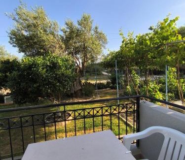 Qeparo Apartment | Vaya Guesthouse