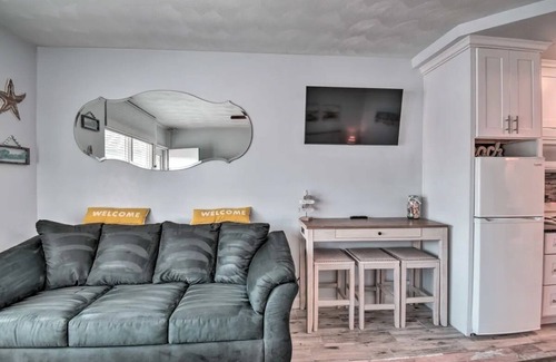 Northeast Virginia Beach Apartment | VB Condo,Boardwalk/Oceanfront,Beach, Pool,Kitchen