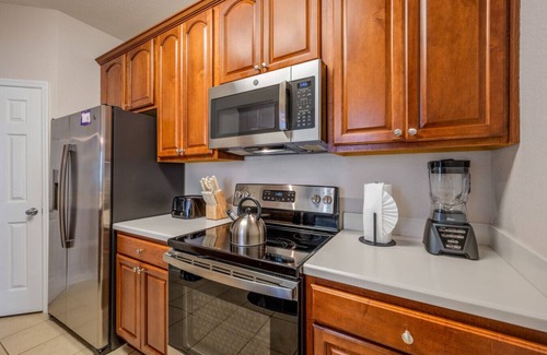 Florida Central Atlantic Coast Condo | VC8-107 Vista Cay Orlando Condo | Walk to Pool, Near Disney & Universal