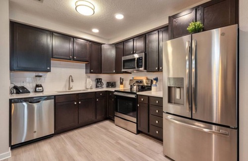 Florida Central Atlantic Coast Condo | VCR2-409 Deluxe Apartment - Convention Center