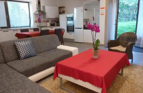 Tahanovce Apartment | Veľký apartmán v rodinnom dvojdome, Free Parking