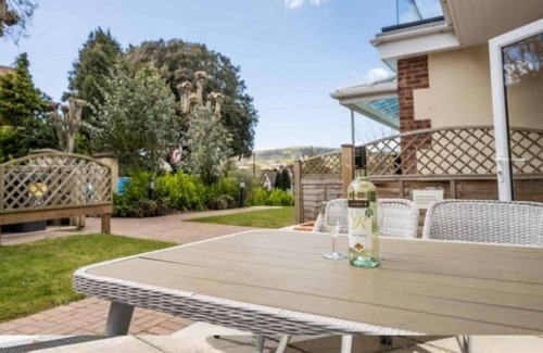 Shanklin Apartment | Vectis Holiday Homes, Modern, spacious apartment, great location, free WIFI