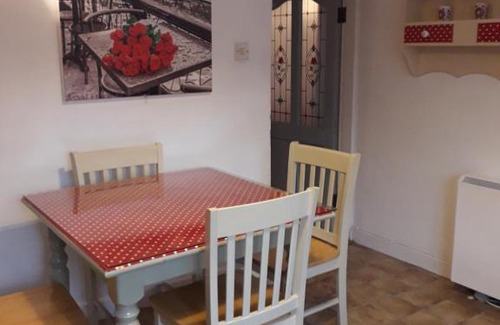 Clogheen House | Vee Village House