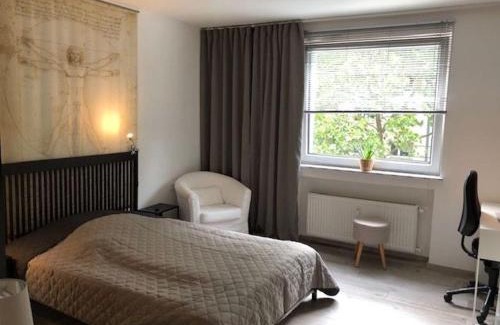 Klettenberg Apartment | VeeDel - City Wohnung in bester Innenstadt Lage & DOM -