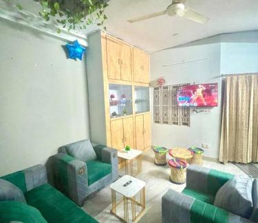Malviya Nagar House | VeeHomes-A 4BHK HomeStay