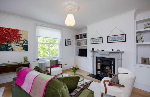 Hammersmith Broadway Apartment | Veeve - In the Clouds