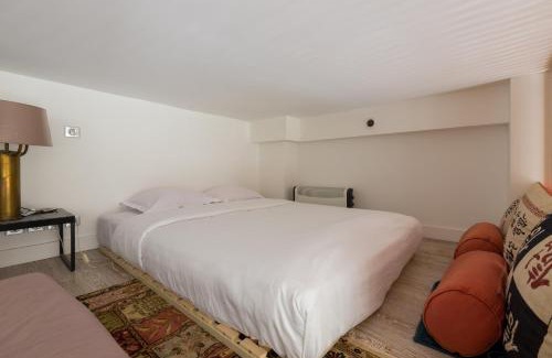 Quartier de la Monnaie Apartment | Veeve - Natural Heights in the 6th