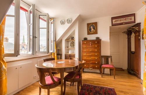 7th Arrondissement Apartment | Veeve - Views to the Eighth