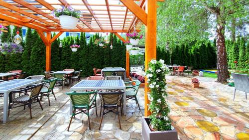 Klopein House | VEGAN Pension & Restaurant