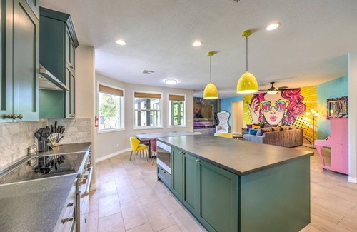 Mission Hills House | Vegas 6BR Pop Art Mansion, Heated Pool Spa, Basketball, Pickleball, Mini Golf