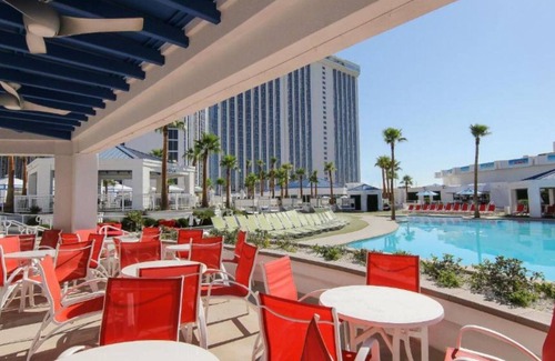 Las Vegas Resort | Vegas Fun at Westgate! Steps to LVCC | Monorail to Strip-Studio