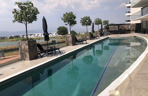 Pittmann House | Vegas house with pool and heated jacuzzi