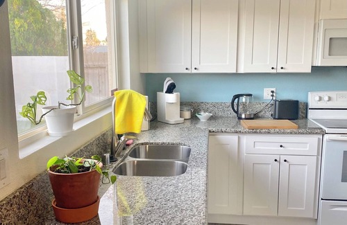 Paradise House | Vegas Oasis 4BR Pool + Patio Near Strip & Airport