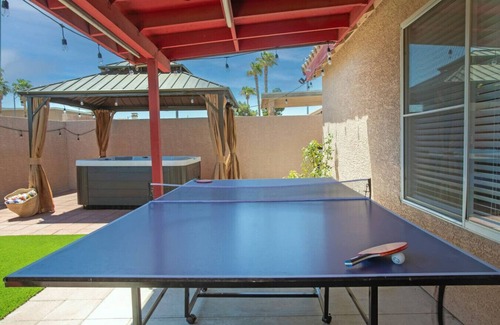 North Las Vegas House | Vegas Trip 5BD Home: Spa, Arcades, and More!