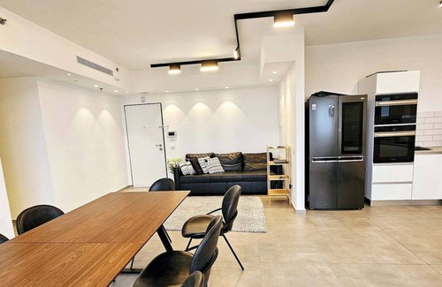Bayit VeGan Apartment | Vegas- View & Luxury Apartment