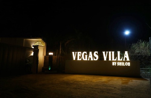 Khodala Villa | Vegas Villa by Shiloh Stays