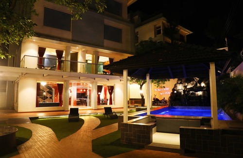 Khodala Villa | Vegas Villa by Shiloh Stays