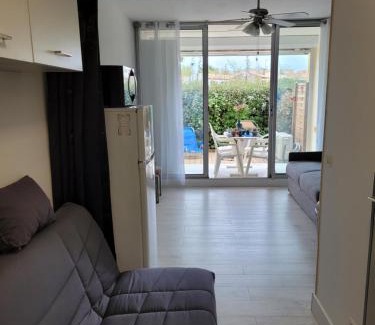 Le Grau-Du-Roi Apartment | Vela Aurea, Studio 4 couchages en rez de jardin, avec terrasse et parking, à 500m de la plage
