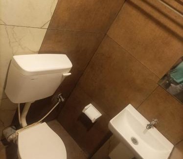 Palani Hotel | Velan Temple View