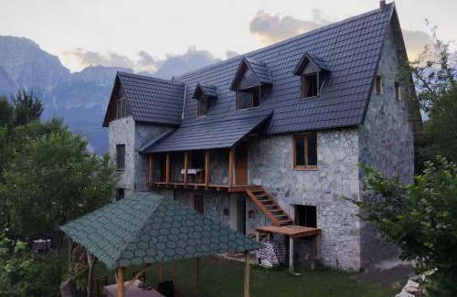 Shale House | Vellezrit Shkambi