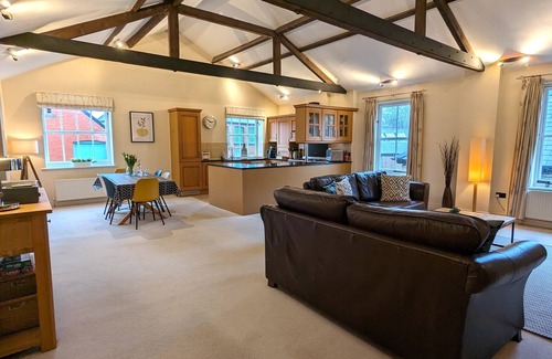 Havant Apartment | Vellum Court, Havant - a stylish home from home for exploring the South Coast