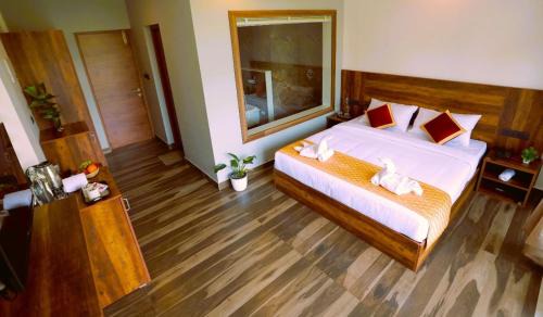 Chithirapuram Hotel | Velvet Revive Munnar
