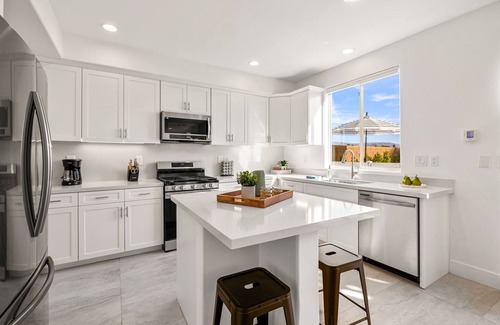 Anastacia House | Velvet Vista - Pool, Spa, Fireplace & Games