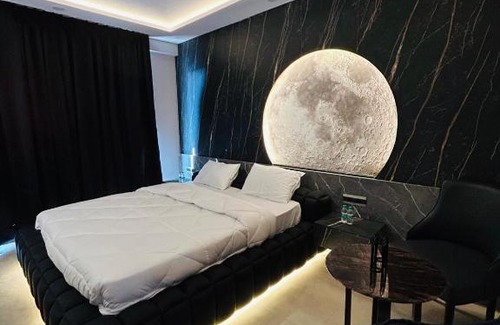 Mohangarh Apartment | Velvet Vista Stay-Omaxe Hazratganj