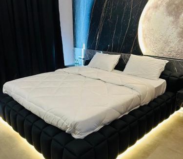 Mohangarh Apartment | Velvet Vista Stay-Omaxe Hazratganj