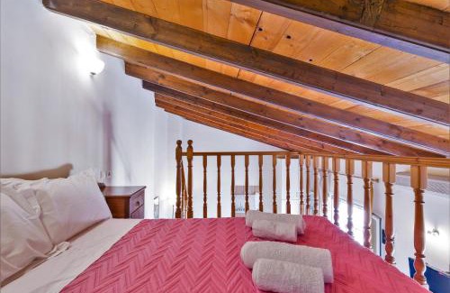 Doukades Apartment | Venetian era - Doukades center loft apt