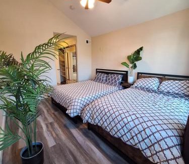 University City Apartment | Venetian Vacation La Jolla two bedroom condo luxury furnished central near beach and UTC mall