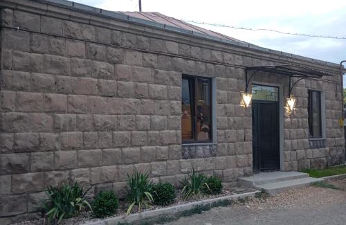 Ararat House | Veni Vedi