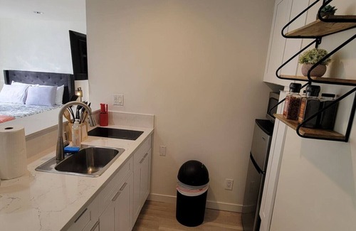 Marina Peninsula Condo | Venice Beach Studio Steps to the Beach and Sand A+