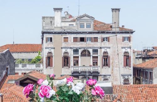 San Polo Apartment | Venice Palace Tintoretto by Wonderful Italy
