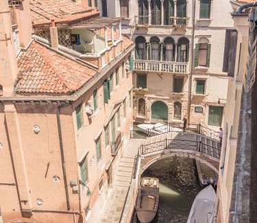 San Polo Apartment | Venice Palace Tintoretto by Wonderful Italy