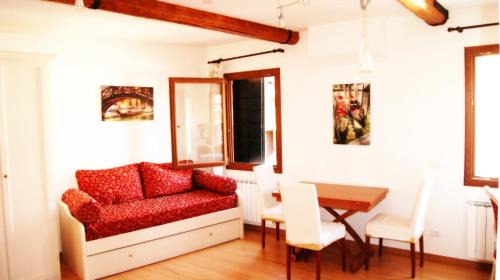 Santa Croce Apartment | Venice Resorts