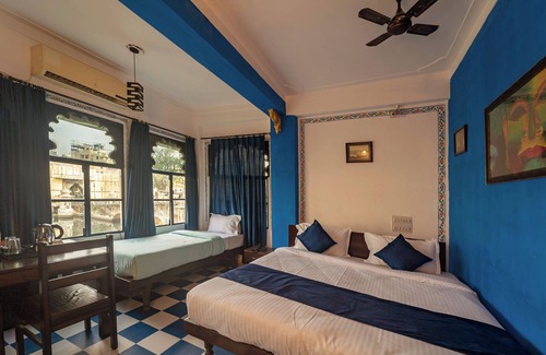 Lake Swaroop Sagar Hotel | Venice View Hotel & Restaurant