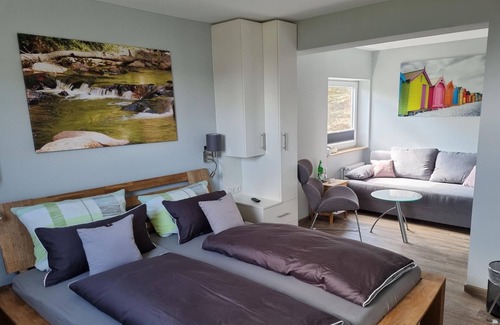 Mutzenich Cottage | Venngasthof Zur Buche - Double Room Shower / WC