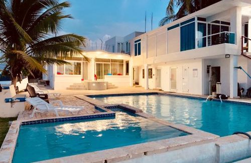 Islote House | Ventana al Atlantico at Arecibo 681 Ocean Drive