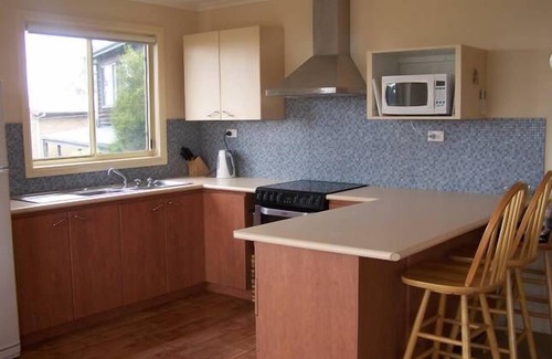 Ventnor House | Ventnor Beach Views - located at Ventnor, Phillip Island