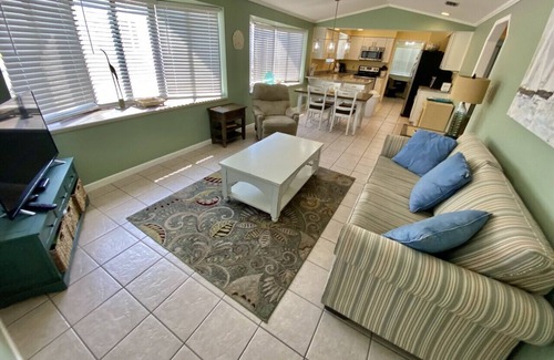 Lower Grand Lagoon House | Venture Out, #400 N. Marlin Dr. Comes WITH GOLF CART!