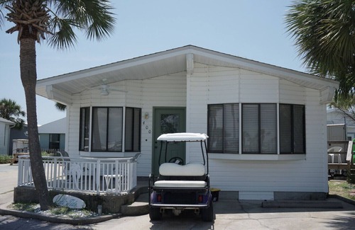 Lower Grand Lagoon House | Venture Out, #400 N. Marlin Dr. Comes WITH GOLF CART!