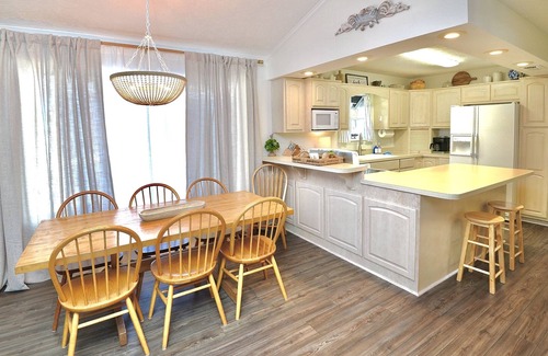 Lower Grand Lagoon House | Venture Out - #76 Gulf Loop, Peaceful beach cottage with BACKYARD and golf cart